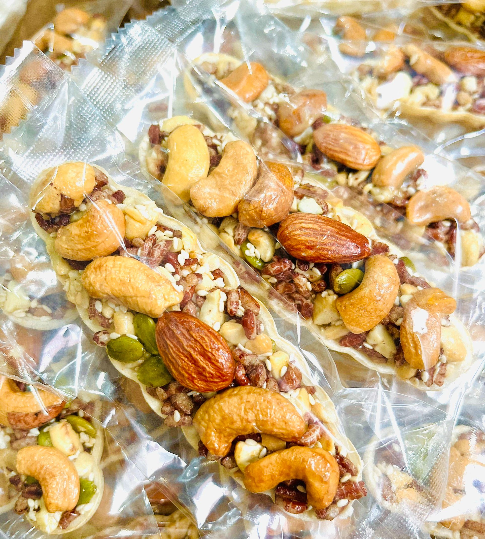 1 KG- Bánh thuyền gạo lứt mix hạt dinh dưỡng/ mix hạt và chà bông