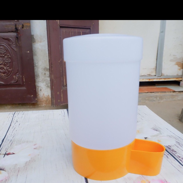 combo 5 bình uống nước cho chim bồ câu ,cho gà vịt