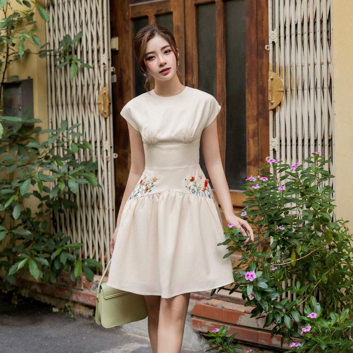 Olv - đầm lasya sided embro dress