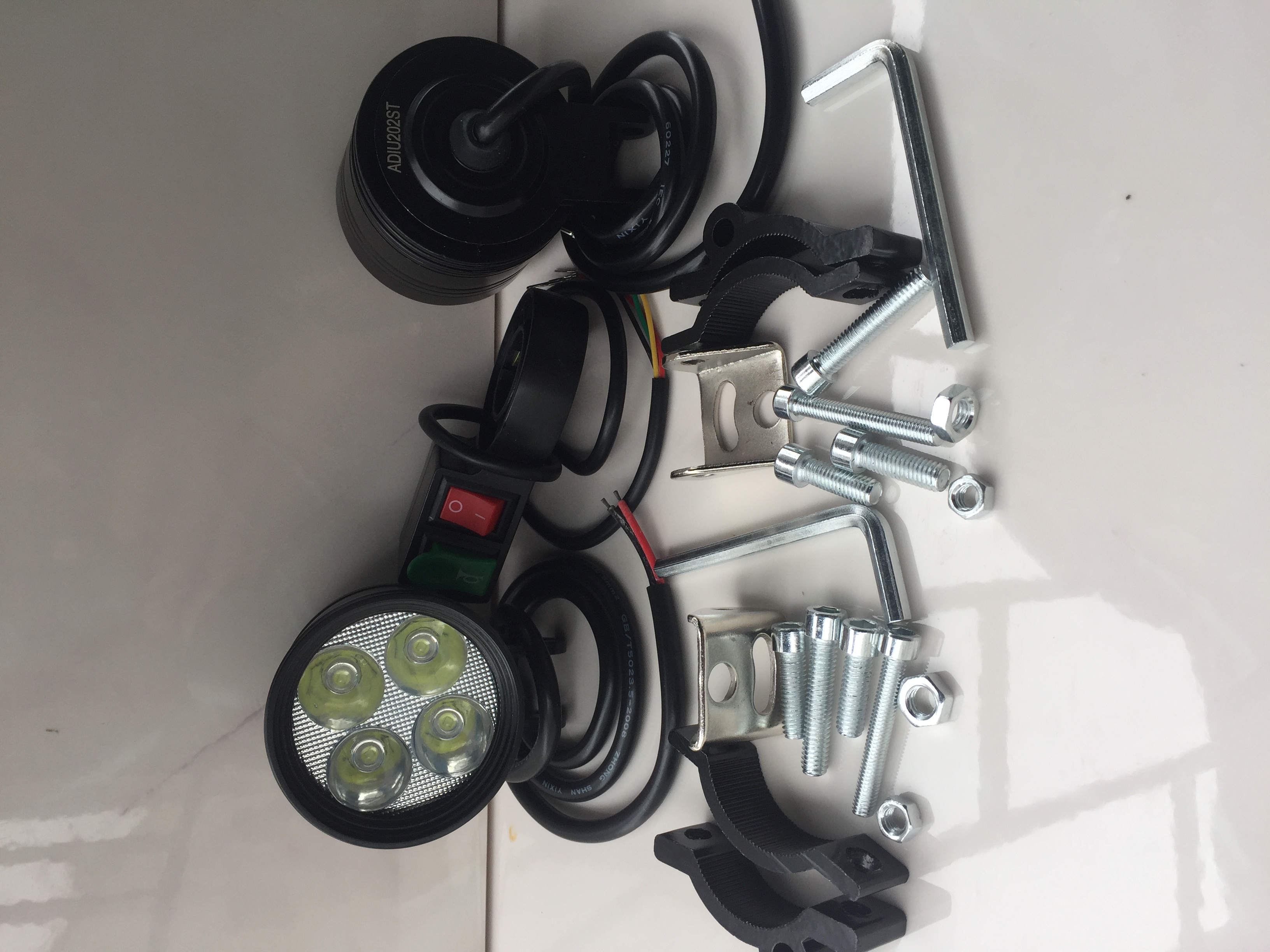 ComBo Đèn Trợ Sáng L4 Full Pass+ Công Tắc Tay Lái on/off, passing (combo 2 đèn L4 + C.Tắc)