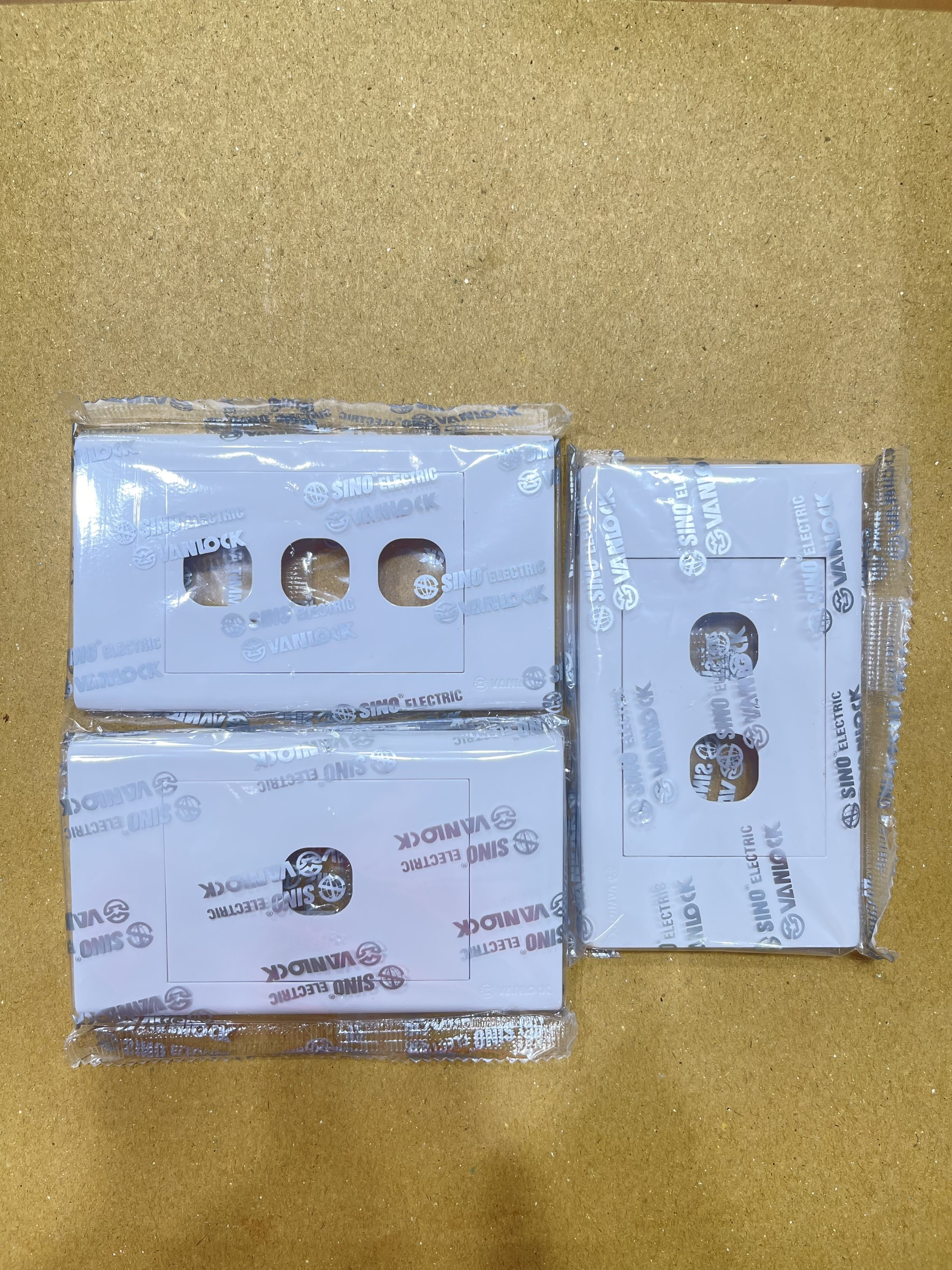 Mặt hạt công tắc hạt tròn 1,2,3 lỗ S18 Sino