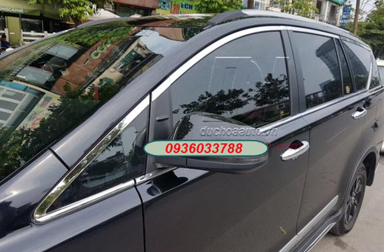 [Hỗ trợ lắp đặt tại HN] Nẹp chân và viền cong kính Innova 2017-2019