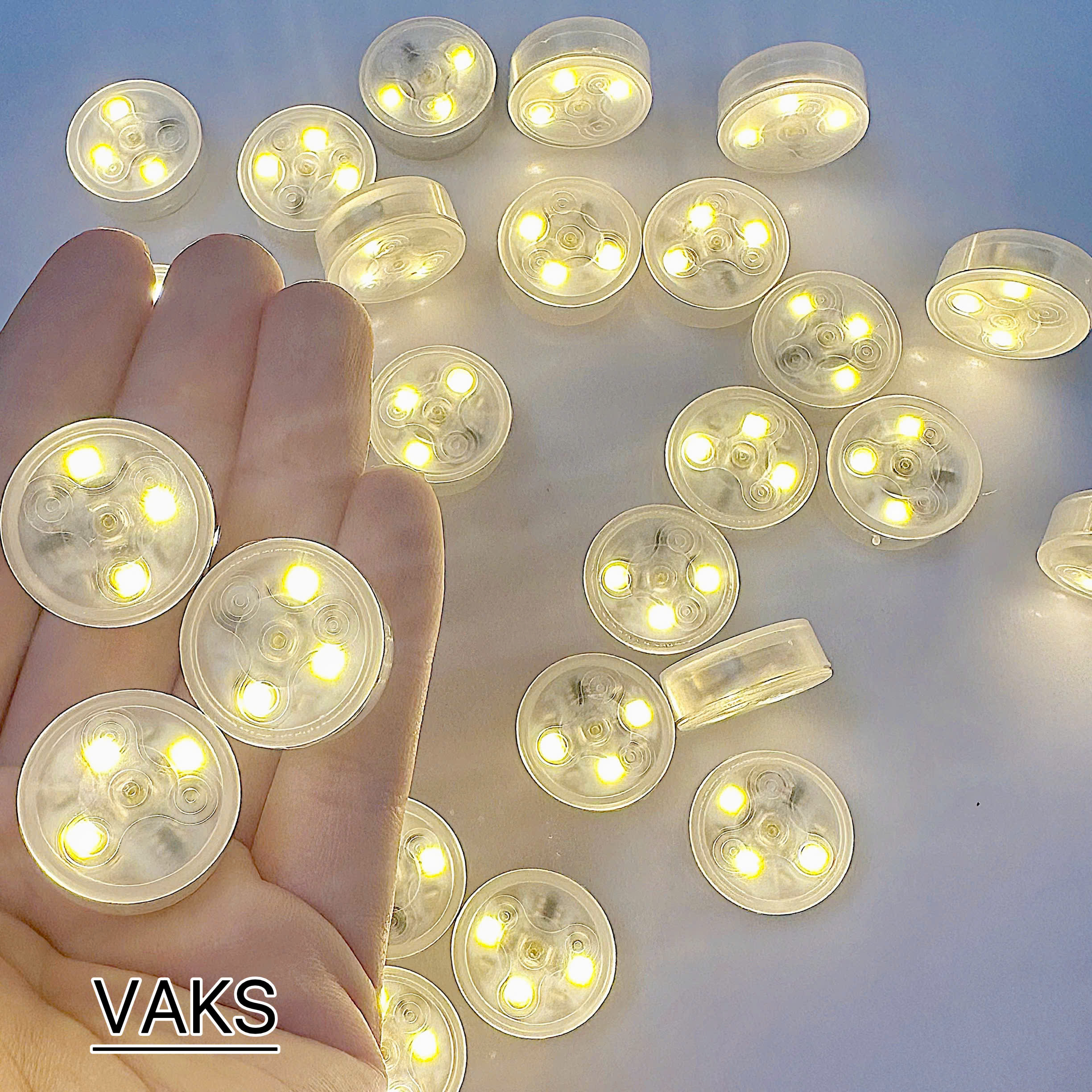Combo 10 Đèn LED mini tròn nổi trên mặt nước có pin sẵn màu VÀNG NHẠT ko chớp - trang trí bể cá, hồ cá trên các bề mặt nước tạo nên không gian lung linh