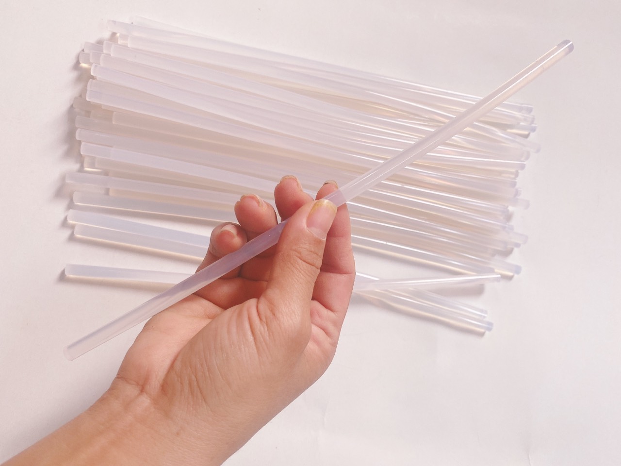 Combo 10 cây keo nến Silicon dẻo trong, nhỏ 7 mm, dài 27 cm-dùng cho máy bắn keo 20W, hoặc đốt để dán-loại chất lượng