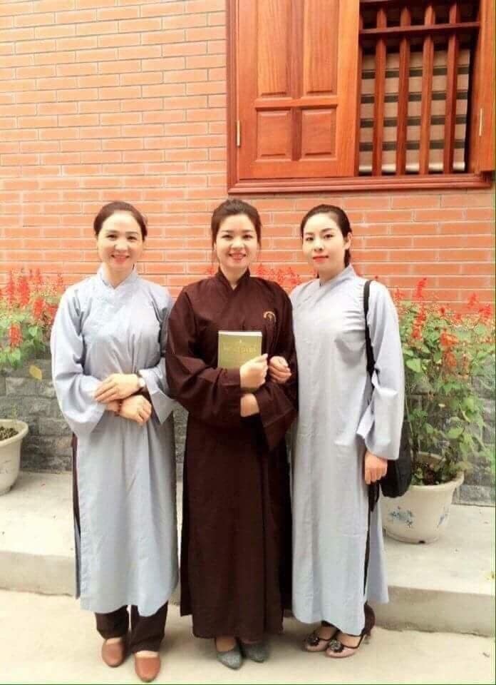Áo tràng đồ lam đi chùa