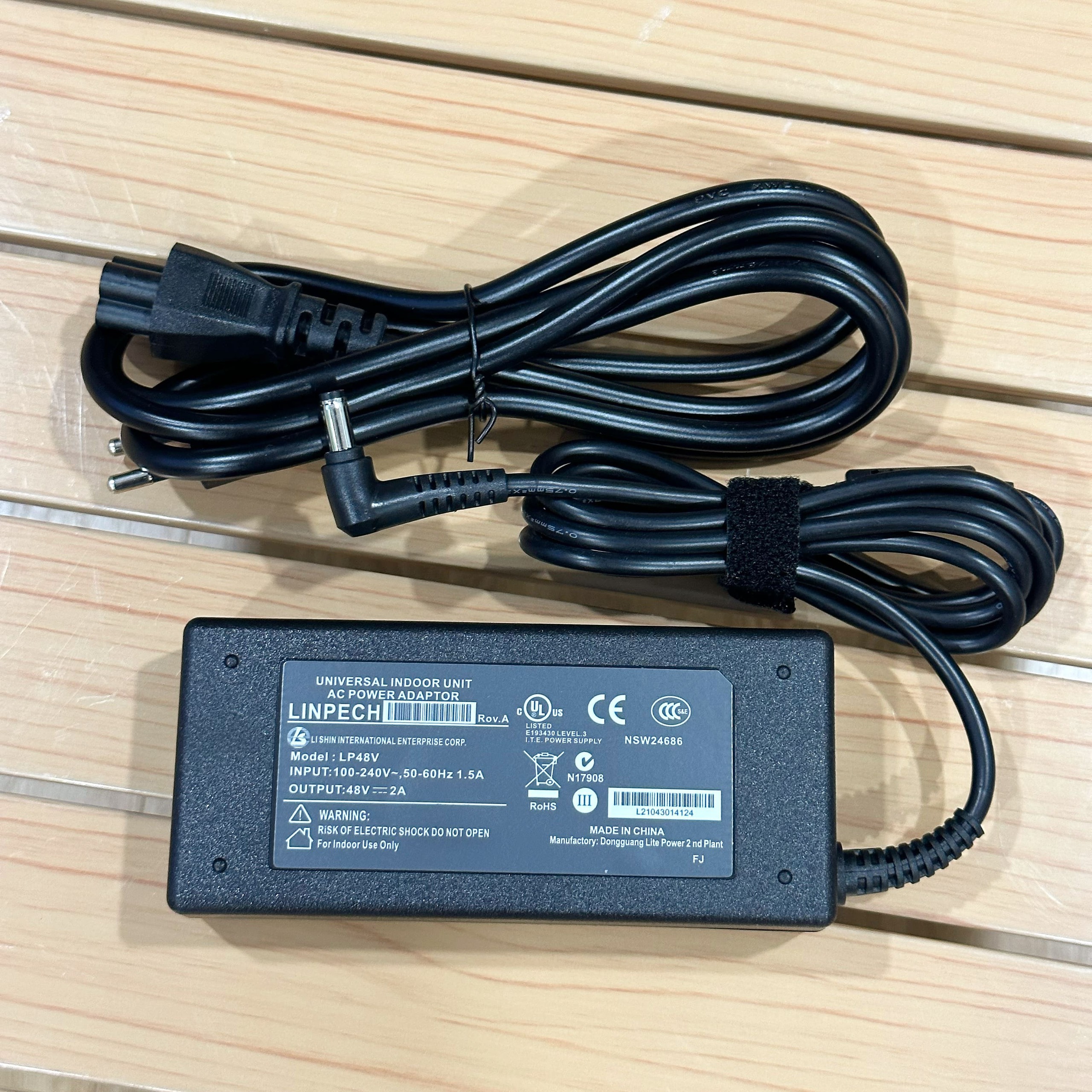 Nguồn 48v 2a công suất 96W cho SW mạng poe - Tặng dây cắm nguồn