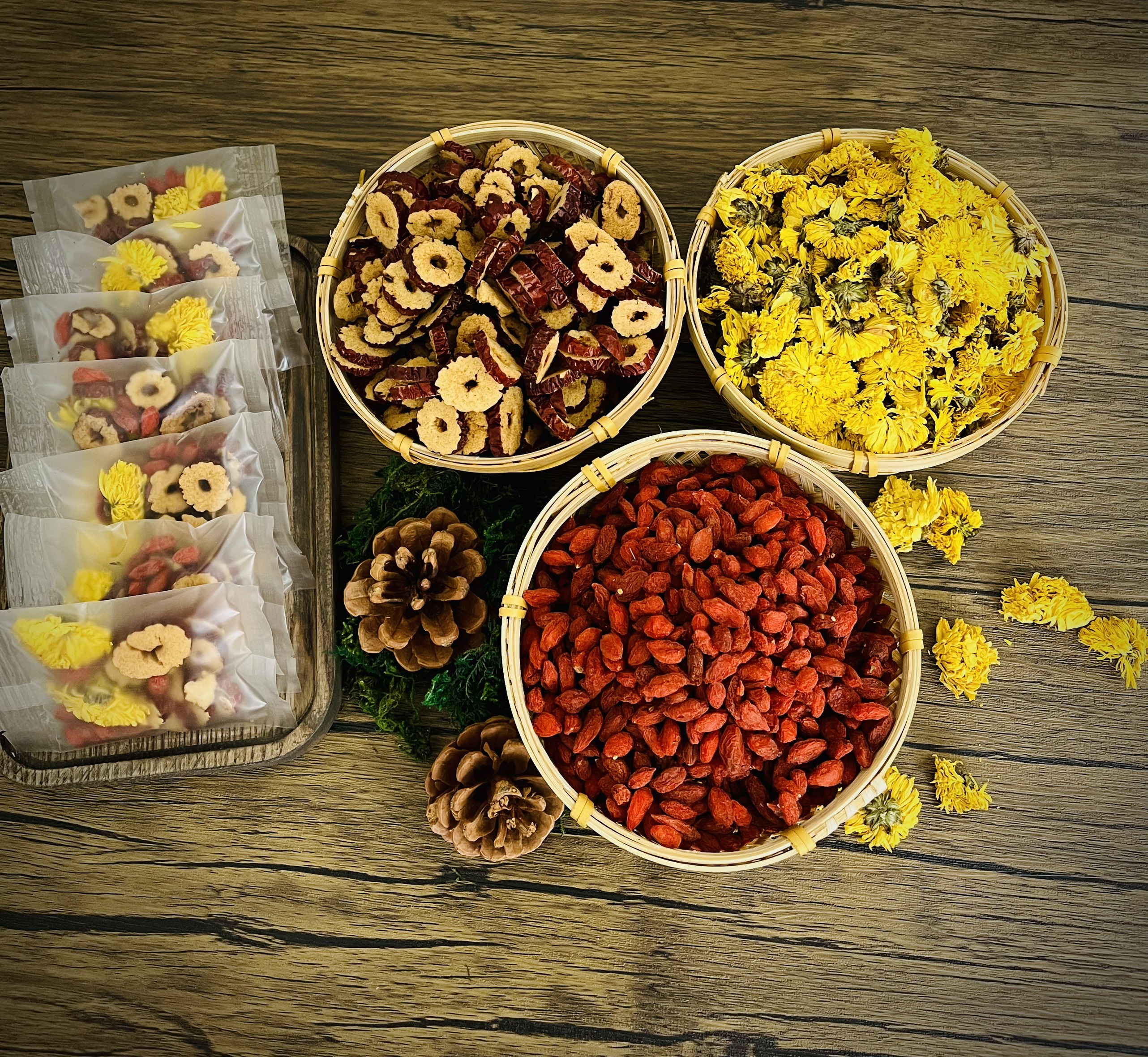 Trà Hoa Cúc - Táo Đỏ - Kỷ Tử. Trà thảo mộc 3 vị mix thanh nhiệt giải độc, thanh lọc cơ thể