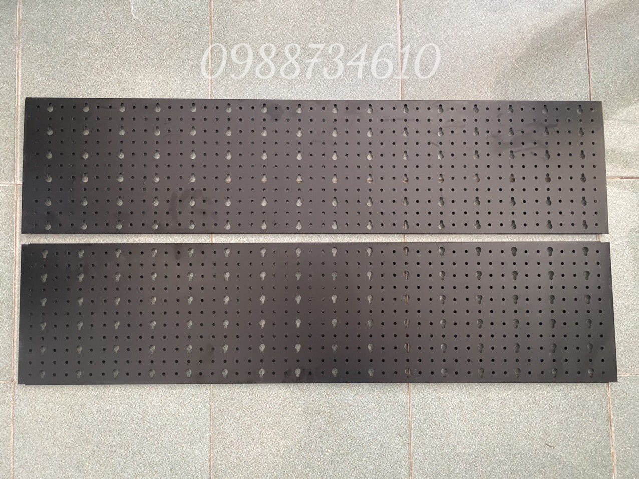 Compo 2 Tấm tôn đục lỗ treo phụ kiện màu đen ( Khoan vít lên tường )