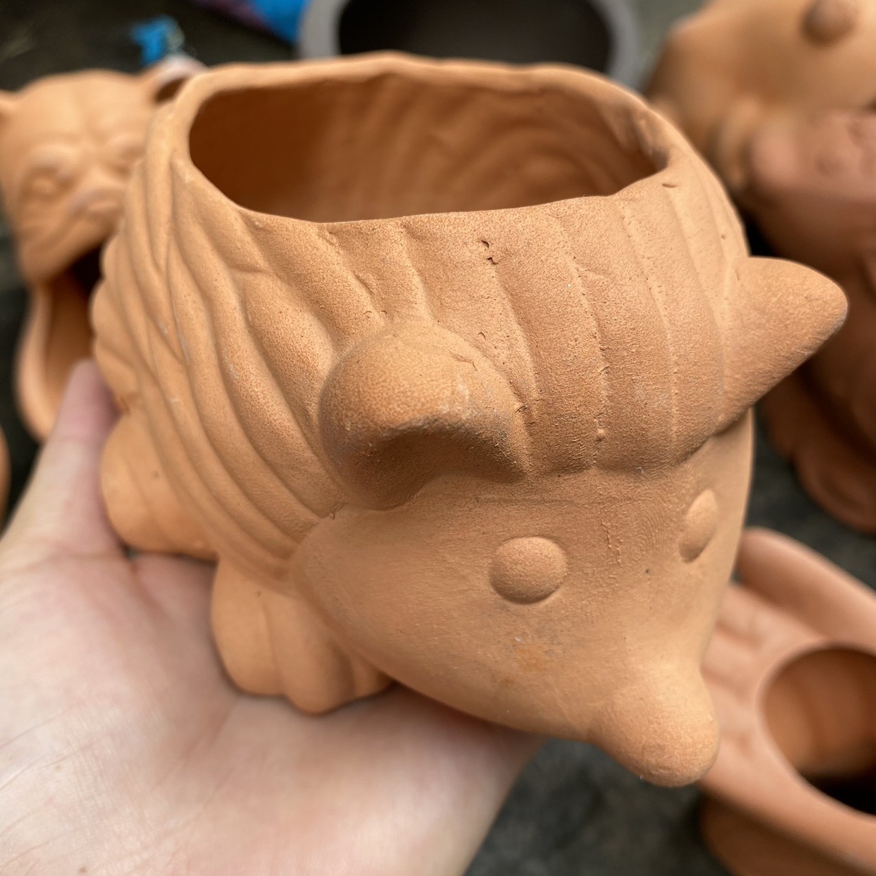 Chậu đất nung hình chú Nhím 15*12*8cm trồng xương rồng sen đá và cây cảnh nhỏ xinh