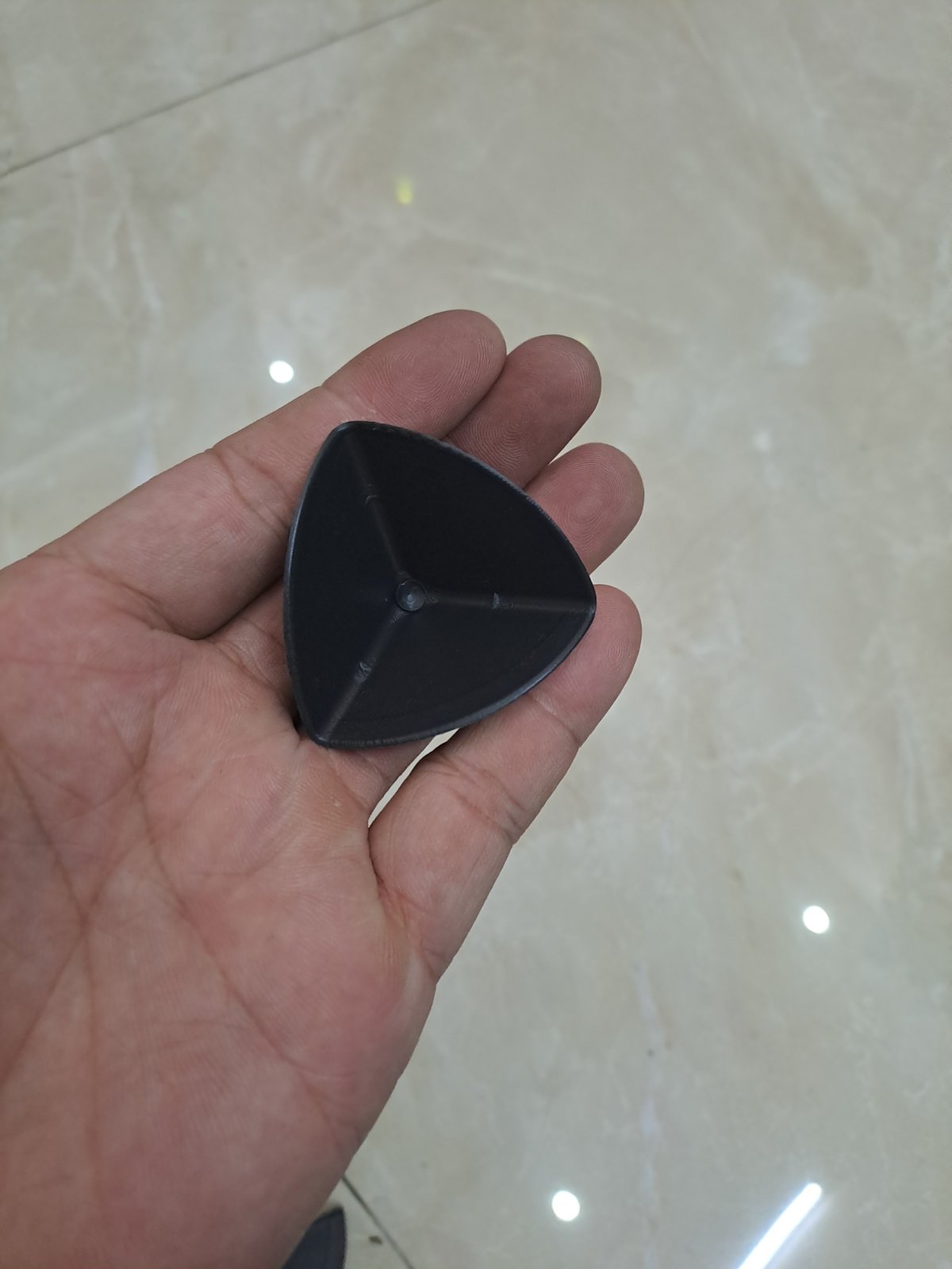 Combo 16 Cái Góc Nhựa Tam Giác Bảo Vệ Thùng