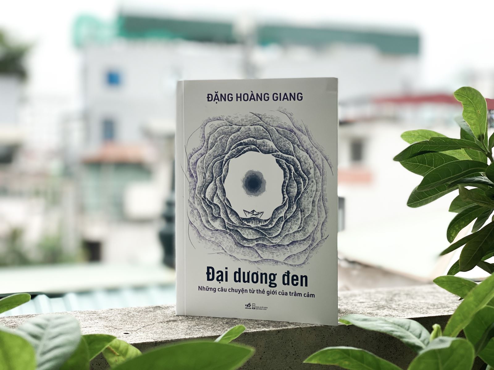 Sách - đại dương đen