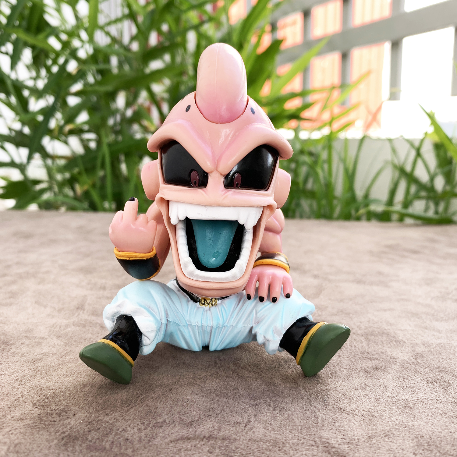 Mô Hình Dragonball Kid Buu Ma Bư Thái Độ