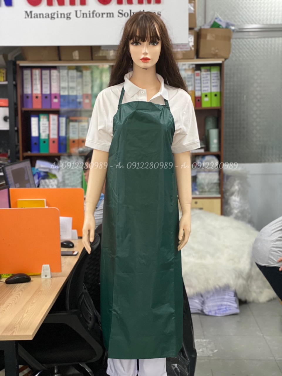 Tạp dề nhựa dày dặn chống thấm nước xanh rêu, tạp dề thủy sản _ Hình chụp thật