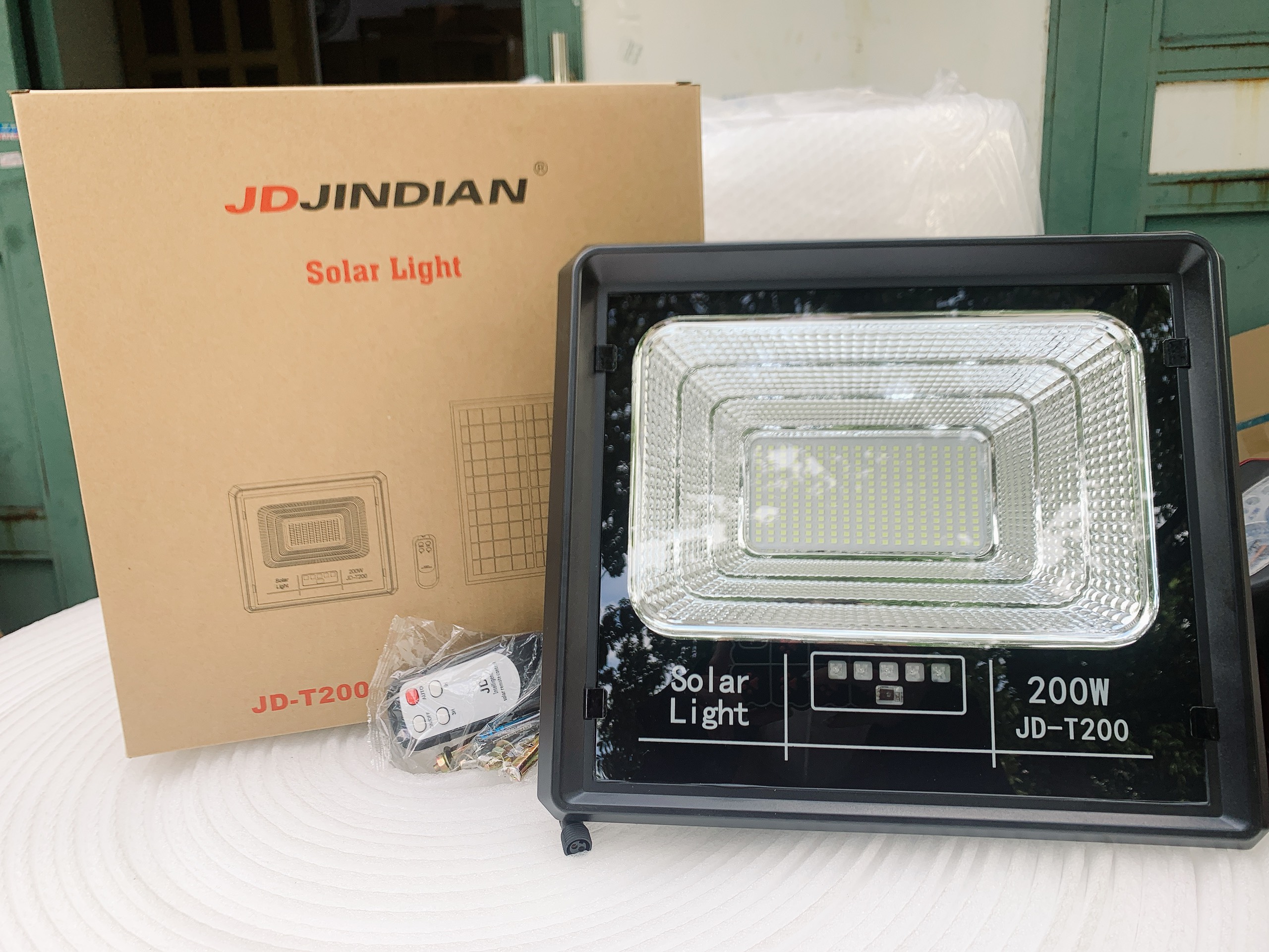 Đèn Led Năng Lượng Mặt Trời Jindian JD T200