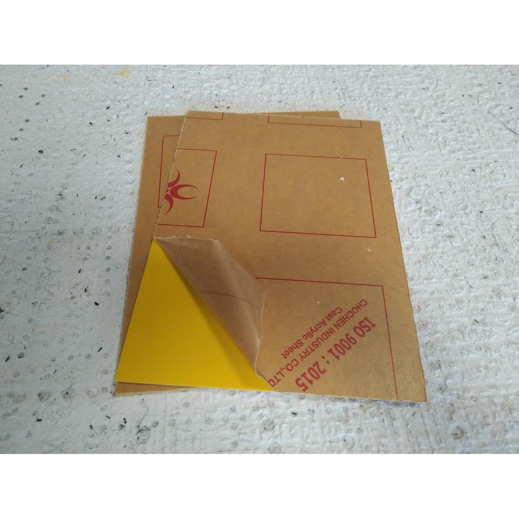 Combo 2 tấm nhựa mica acrylic cứng màu vàng (mica Đài Loan) dày 2mm (rộng 60cm x dài 80cm và 60cm x 40cm) làm bảng quảng cáo, trang trí, chế đồ chơi sáng tạo, thủ công mỹ nghệ