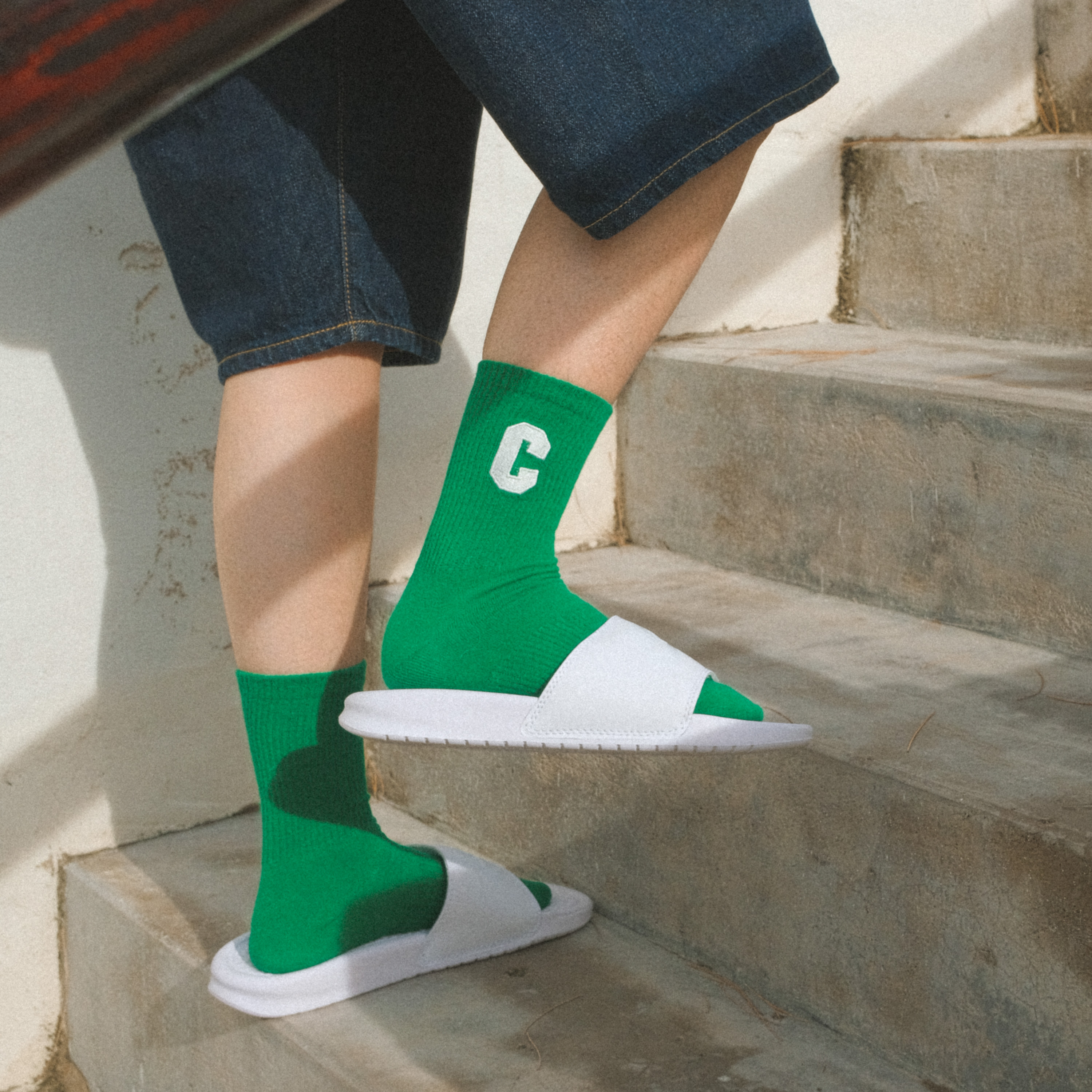 Kelly green embroidery socks - tất vớ cao cổ nữ màu xanh lá hot trend thêu chữ c, chất liệu mềm mỏng, nhập khẩu hàn quốc