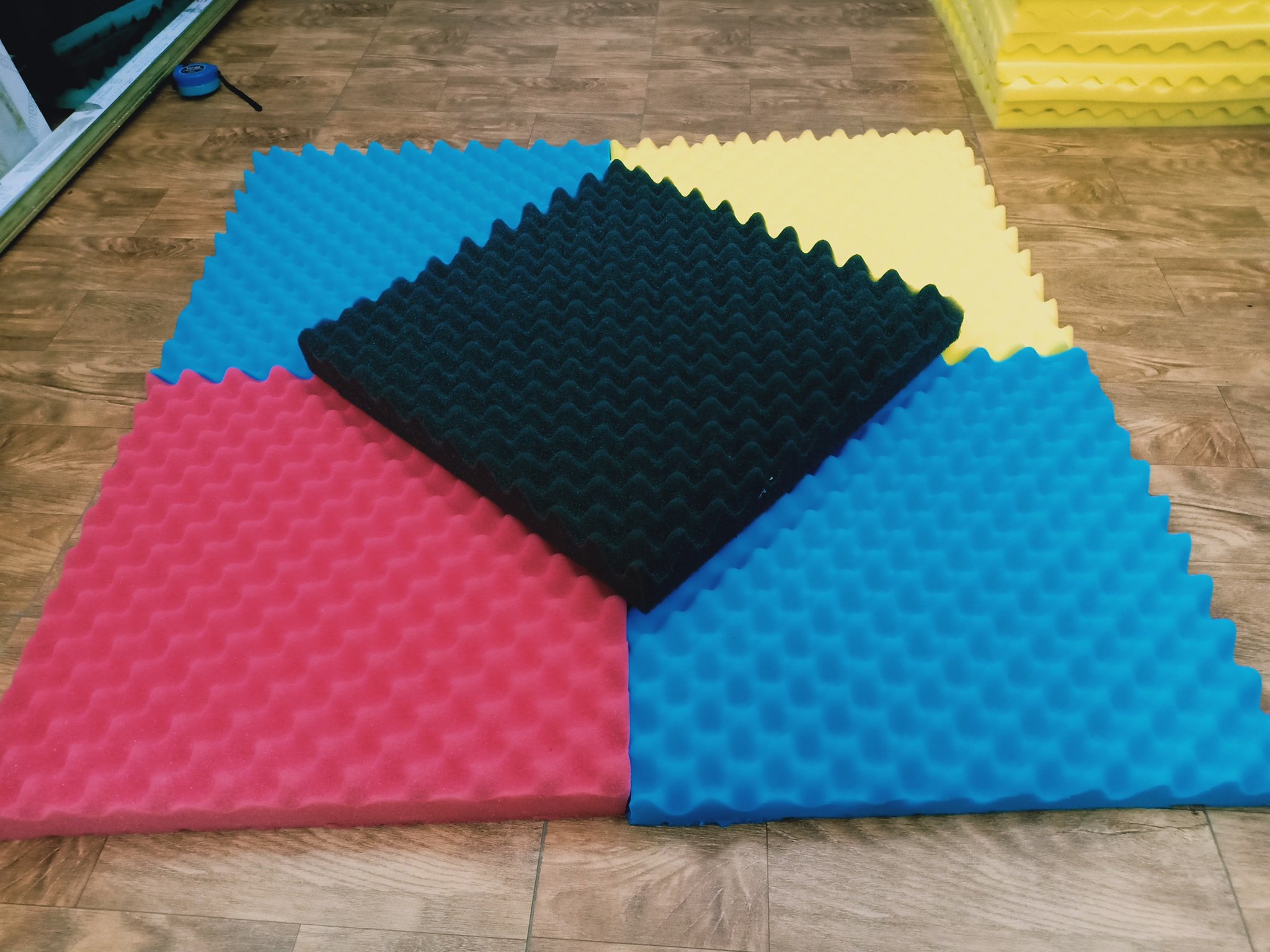 Set 5 Tấm mút tiêu âm trứng kt 40cmx40cmx5cm tiêu âm ,cách âm , giảm ồn ,...cho phòng thu, phòng live , nghe nhạc ,phòng hát