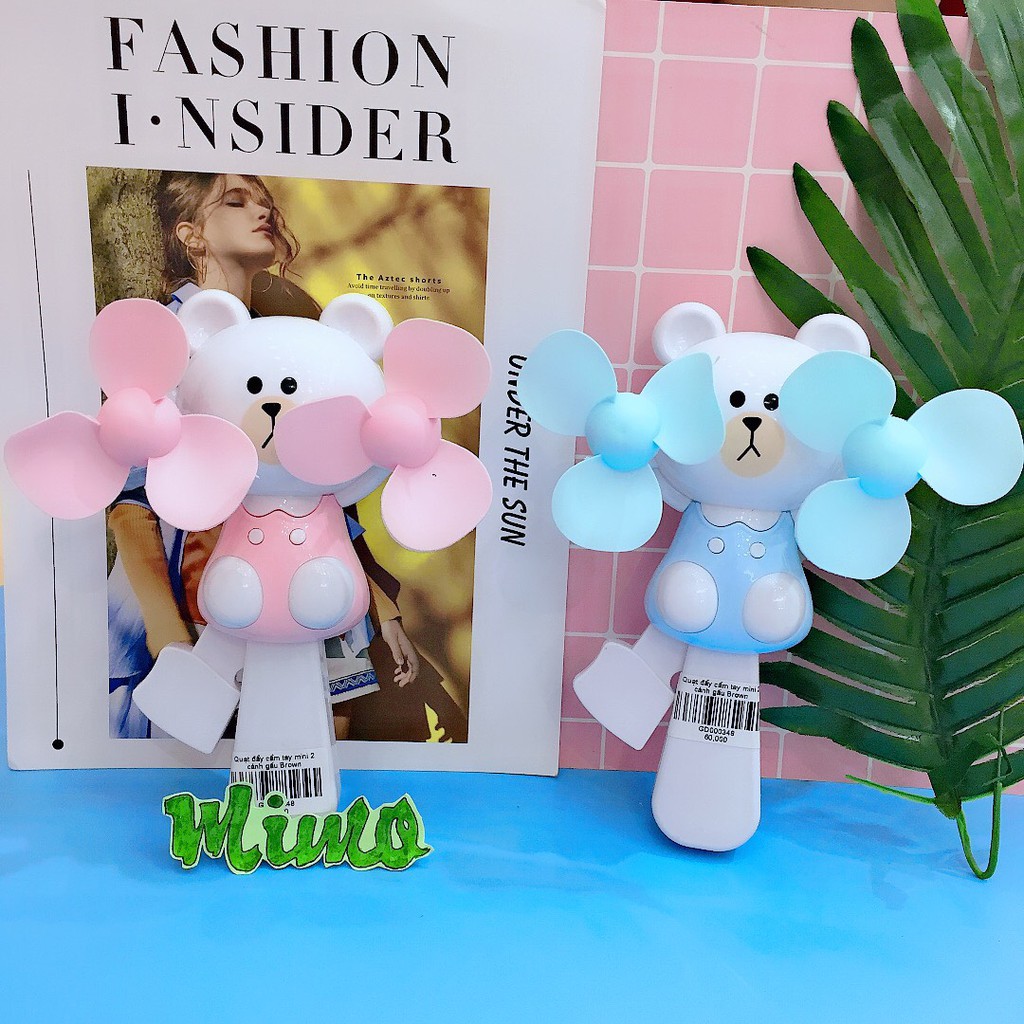 Quạt nhựa bóp tay 2 cánh gấu Brown 3 màu hàng loại 1