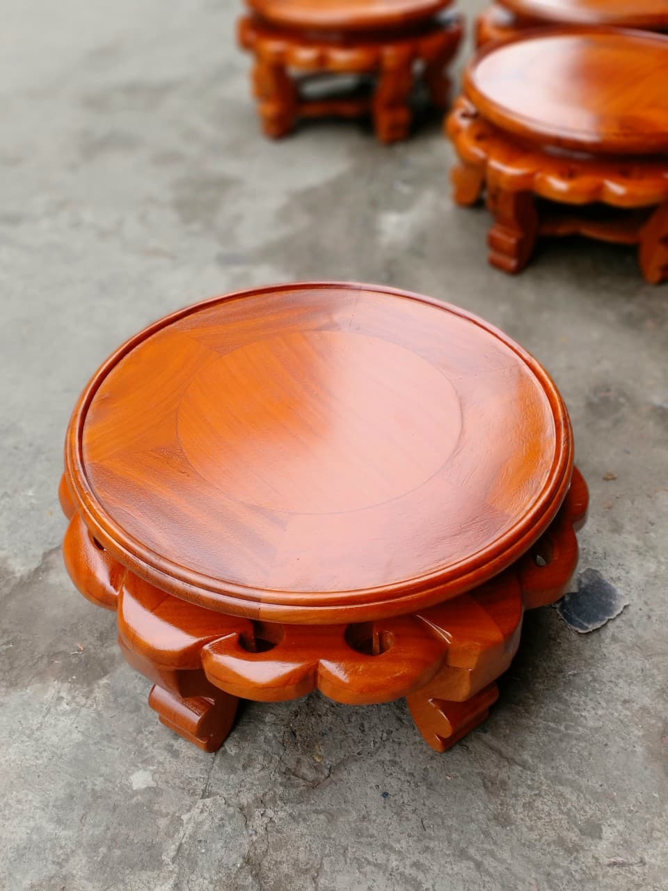Kỷ tròn gỗ hương đá