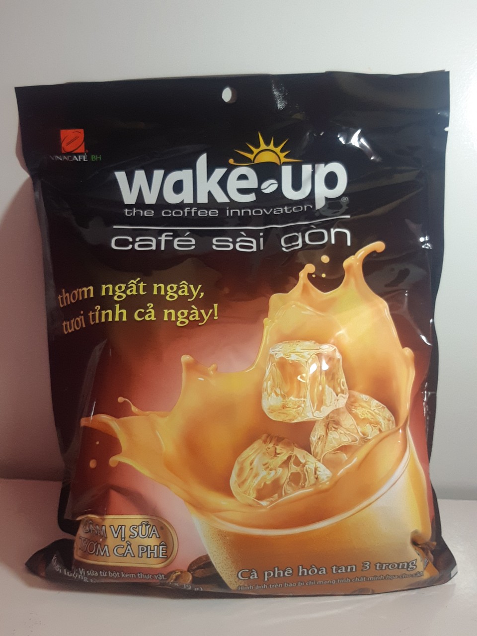 CÀ PHÊ HÒA TAN WAKE-UP 24 GÓI (456GR) - CÀ PHÊ HÒA TAN 3IN1 - HSD: 08/2024