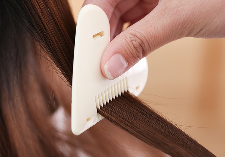 Lược Tỉa Tóc Mái Hình Trái Tim Mini Kèm Dao Lam