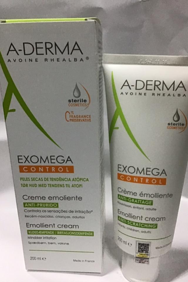 EXOMEGA CONTROL EMOLLIENT CREM 200ML.KEM DƯỠNG ẨM VÔ TRÙNG CHO VIÊM DA CƠ ĐỊA , DA KHÔ