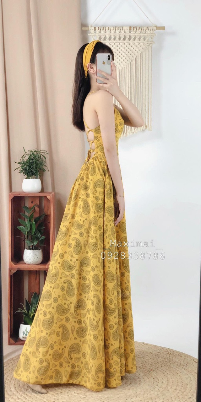 Maxi cổ yếm 2 dây lụa hoa vàng-QH