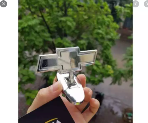 Logo thương hiệu gắn mui xe Chevrolet cực đẹp