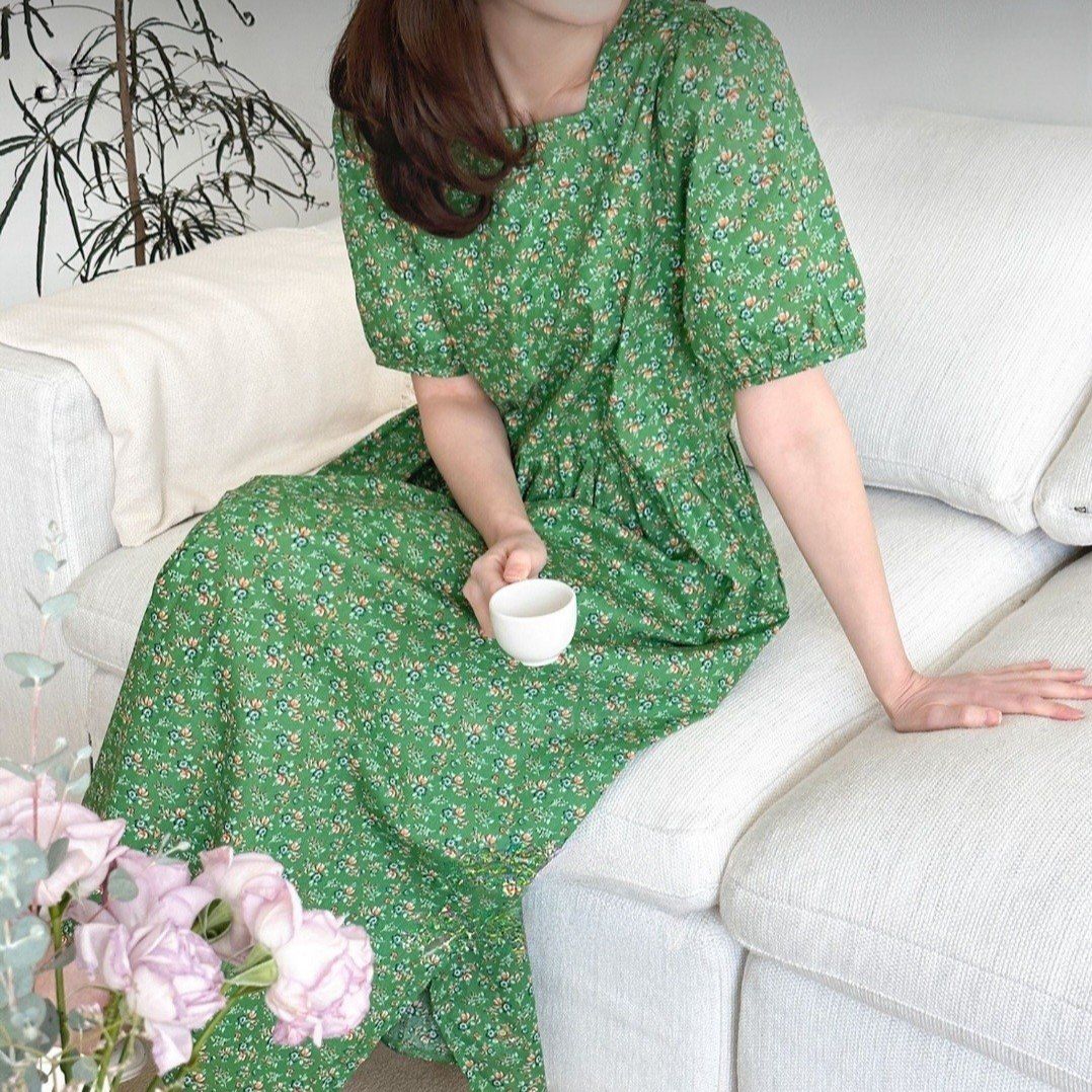 Váy hoa nhí cổ vuông dáng dài xuất xứ Hàn Quốc