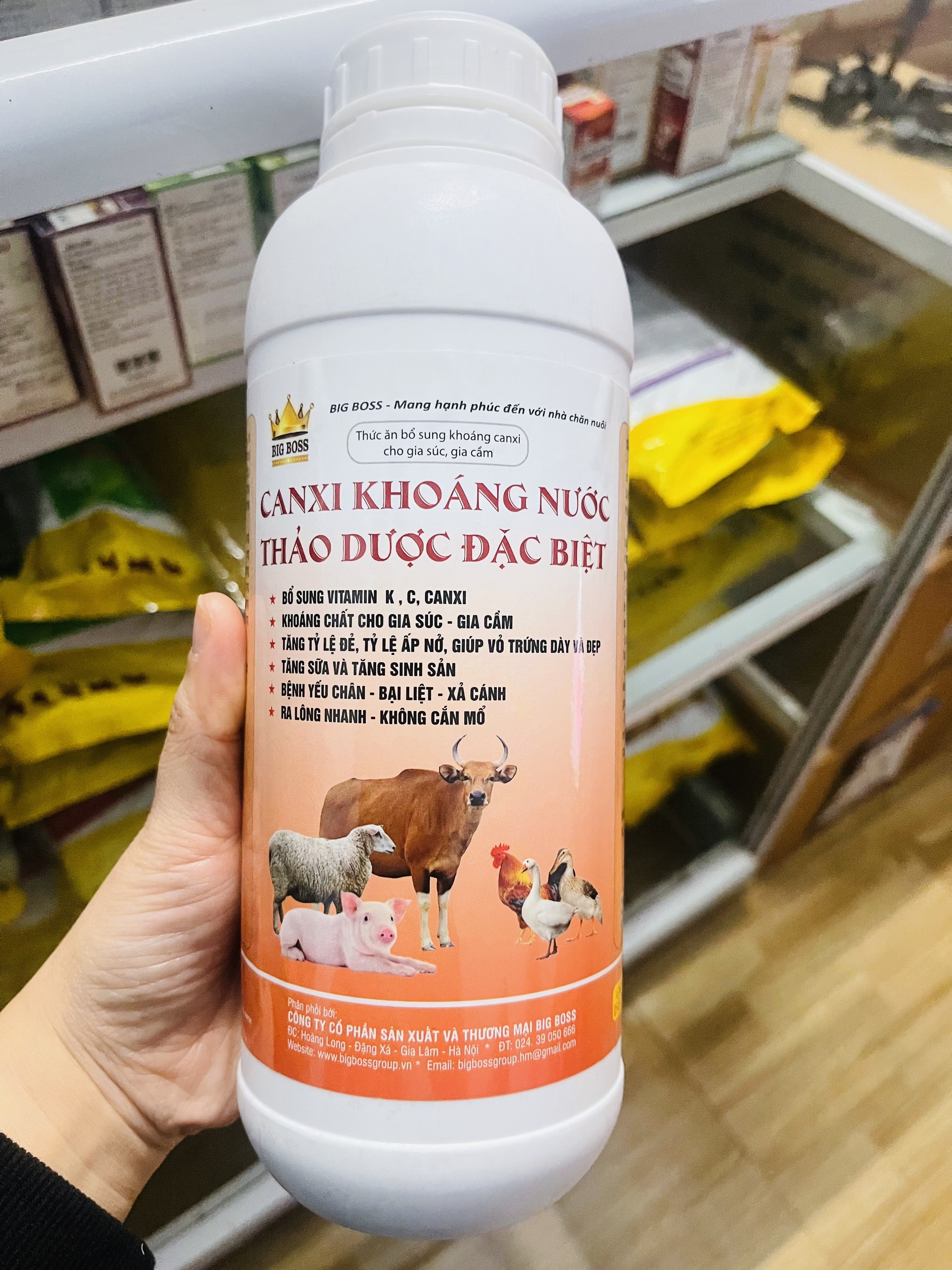Canxi khoáng nước thảo dược dùng cho gia súc, gia cầm