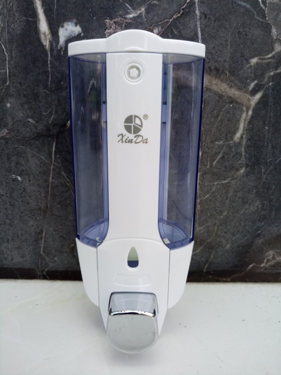 BÌNH NHỰA XINDA CÀI TƯỜNG ĐỰNG DẦU GỘI, SỮA TẮM