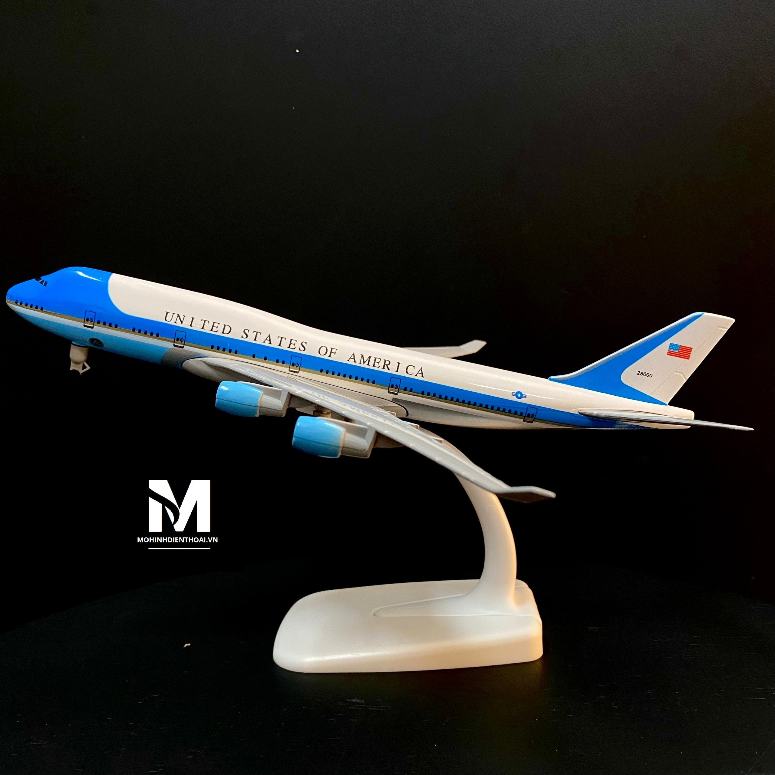 MÔ HÌNH MÁY BAY BOEING B747 AIR FORCE ONE TỈ LỆ 1:400 (20CM) KIM LOẠI CAO CẤP, SƠN TĨNH ĐIỆN BÓNG ĐẸ