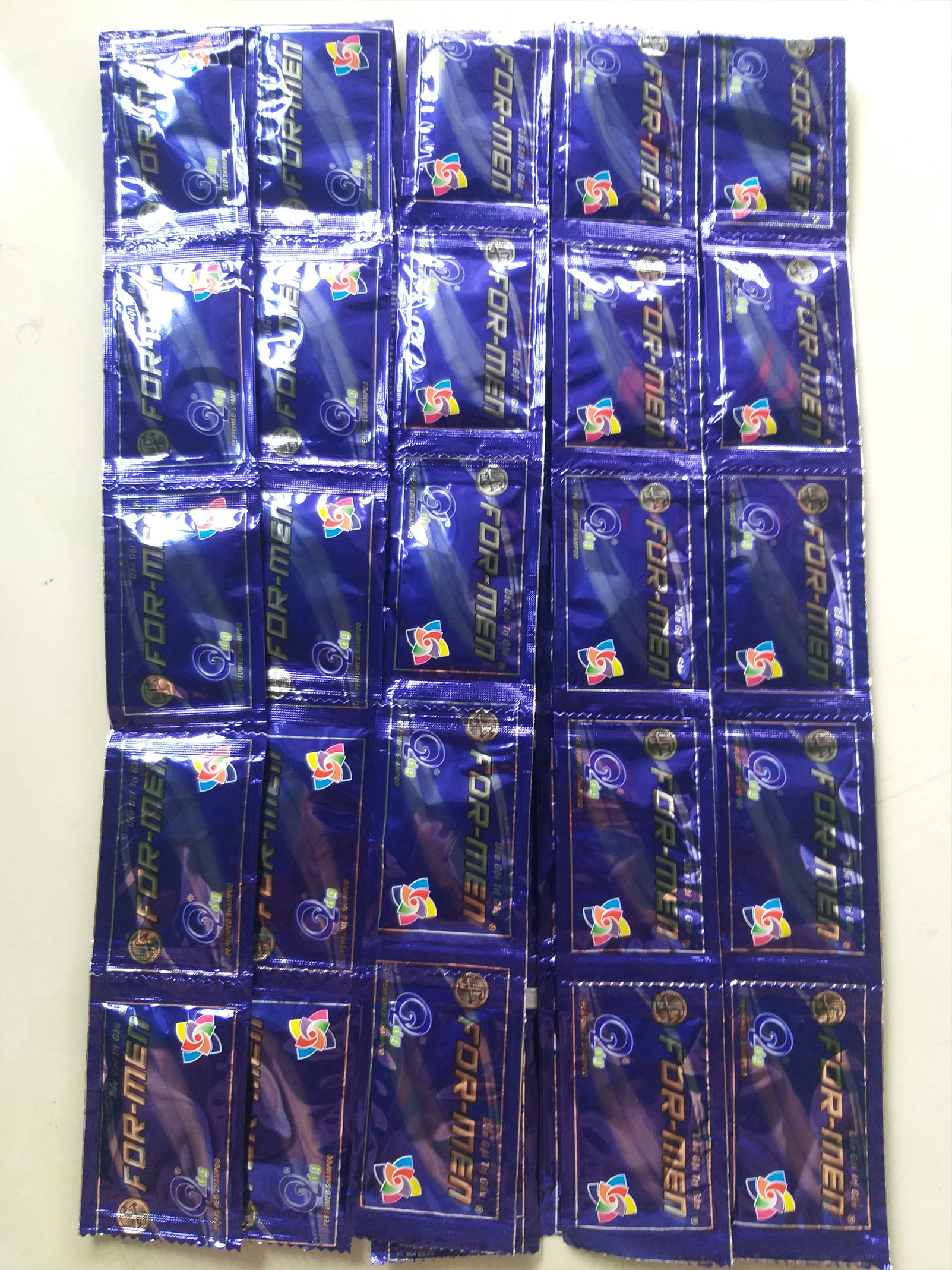 100 gói dầu gội nhà nghỉ, khách sạn