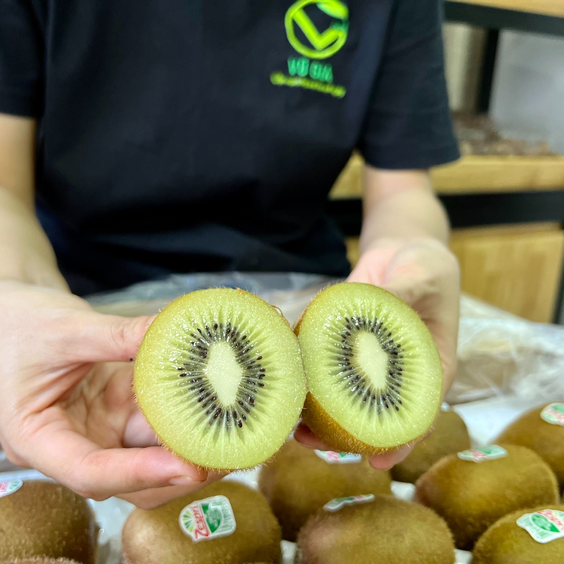 VG FARM Kiwi Xanh Zespri New Zealand - ngọt thanh mát, trái cứng đanh