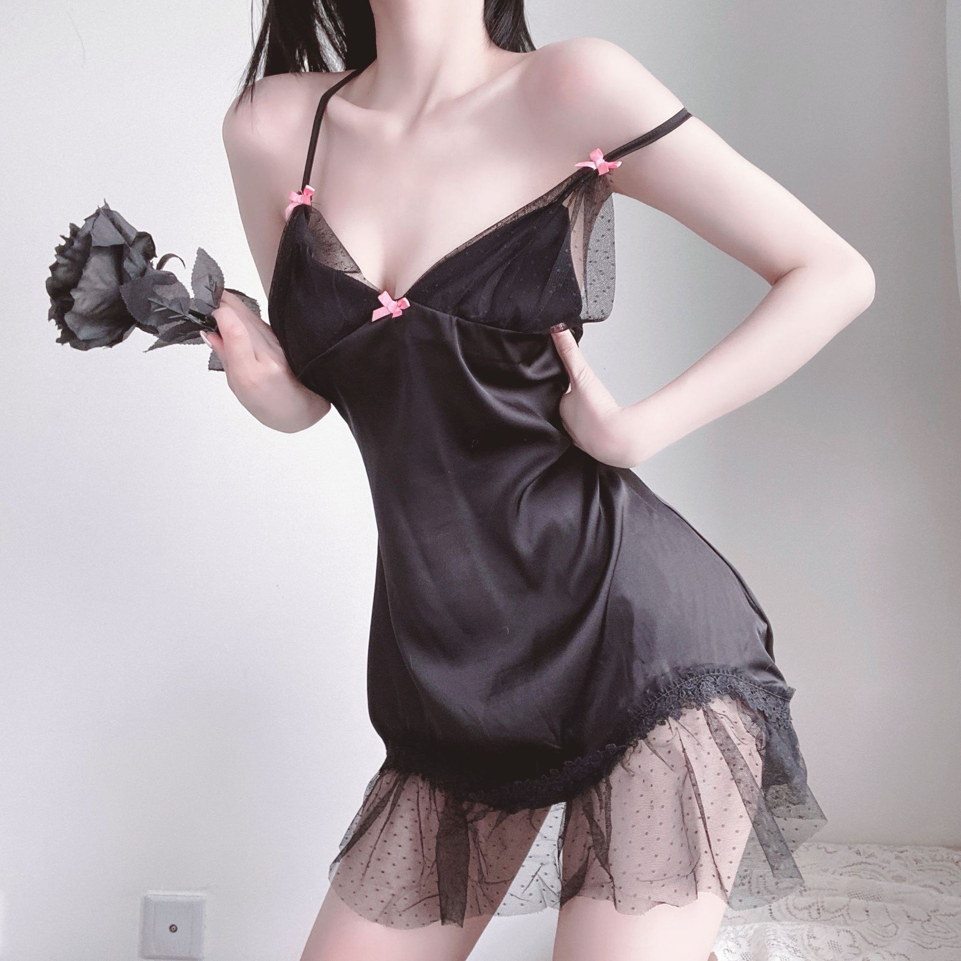 Váy ngủ lụa trơn Quảng Châu ngực màng