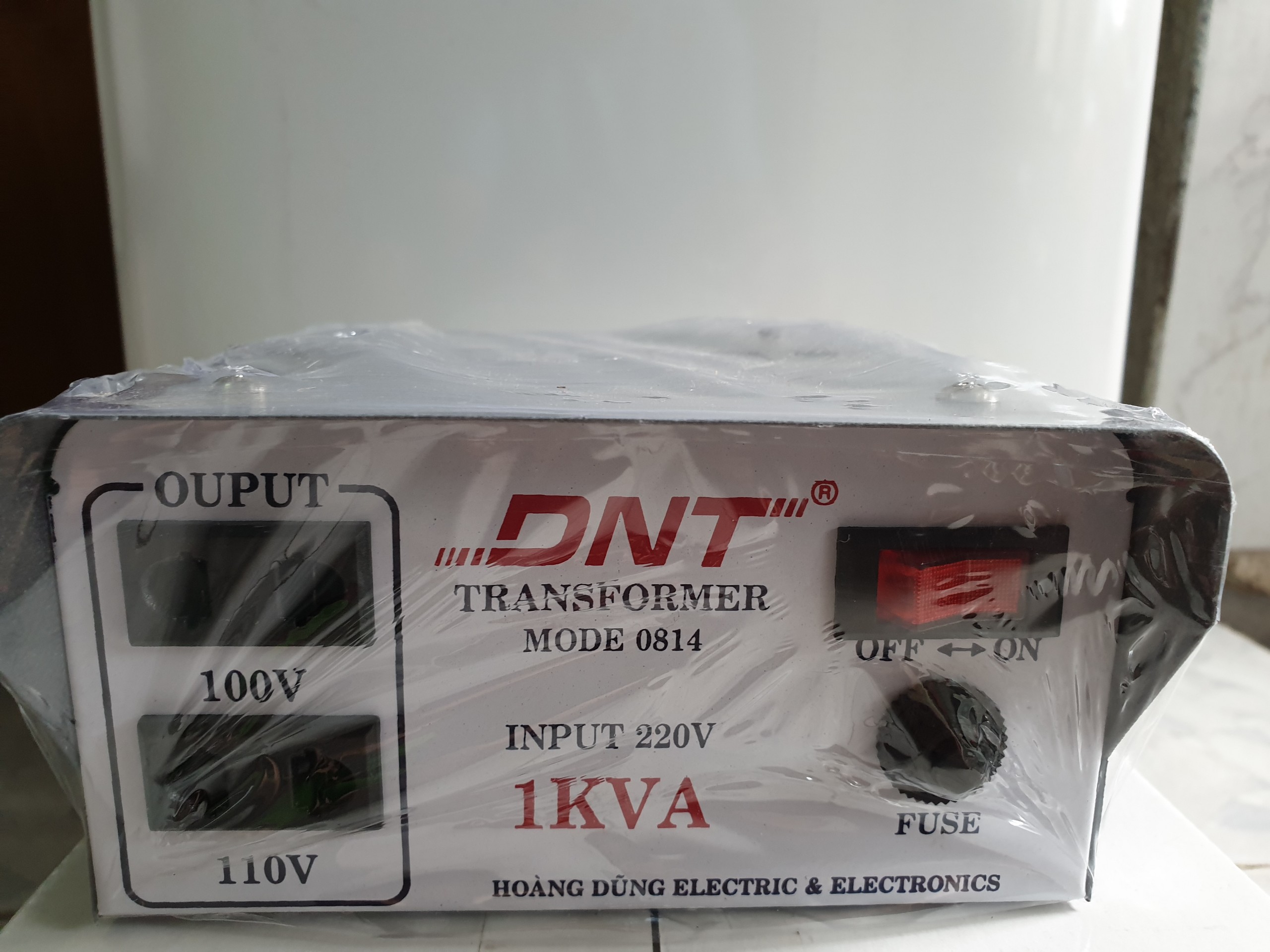 Biến áp treo tường 1Kw DNT từ 220V về 110v-100v dành cho các dòng máy nội địa Nhật Bản.