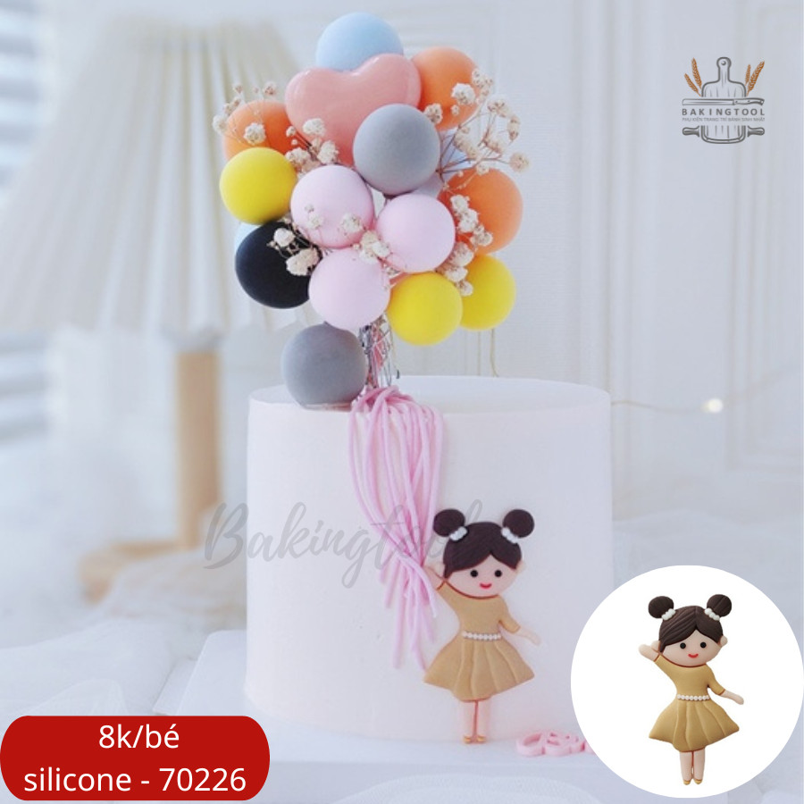 Que cắm bánh kute silicone bé gái tóc natra váy vàng