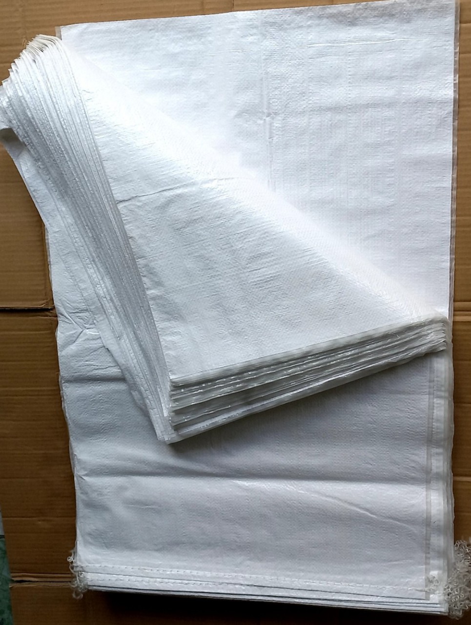 /Bao tải dứa 50kg tráng nilong chống ướt khổ 55CMx85cm