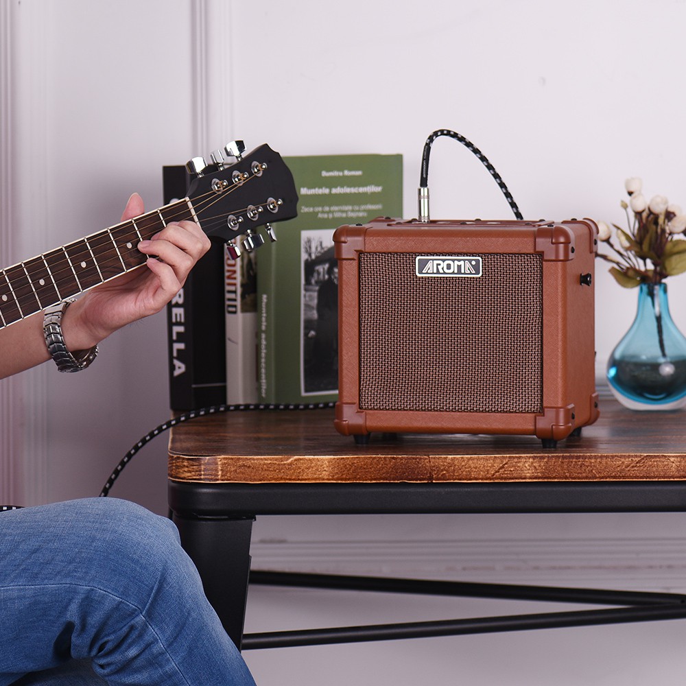 Đàn Ampli Guitar âm sắc rõ ràng, vang tốt, trọng lượng nhẹ và dễ sử dụng Aroma AG-10A - Bản Quốc Tế