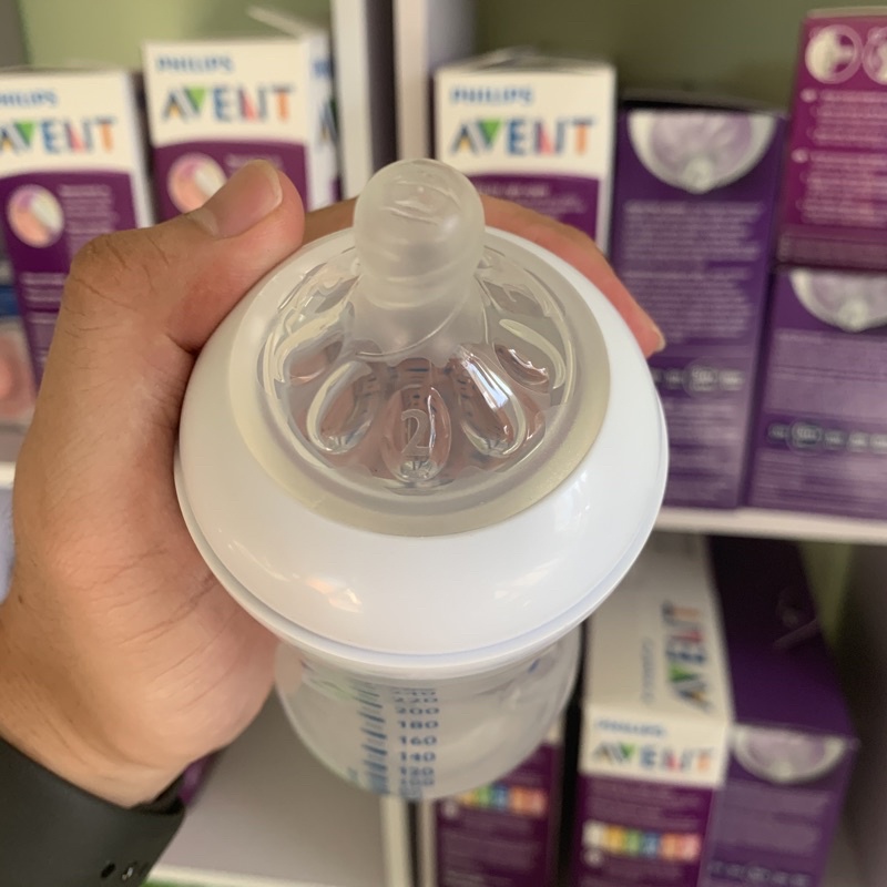 Núm ty Avent Natural số 2