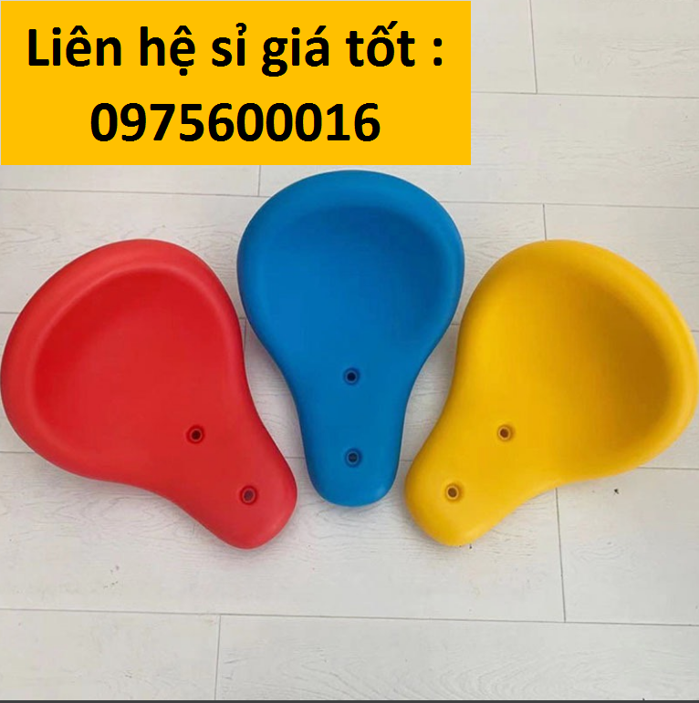 Ghế bập bênh ngoài trời