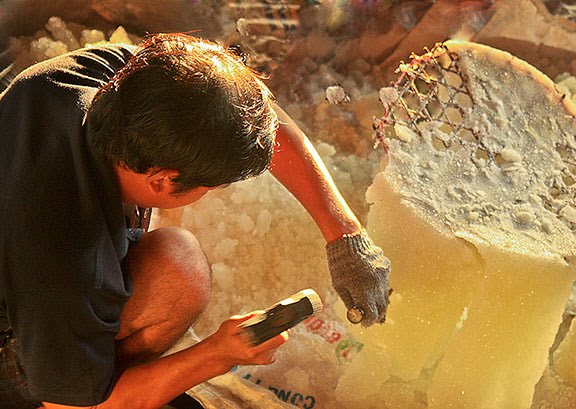 1KG ĐƯỜNG PHÈN VÀNG (NHẠT) KHÔNG PHẨM MÀU MẬT MÍA ĐẶC BIỆT QUẢNG NGÃI