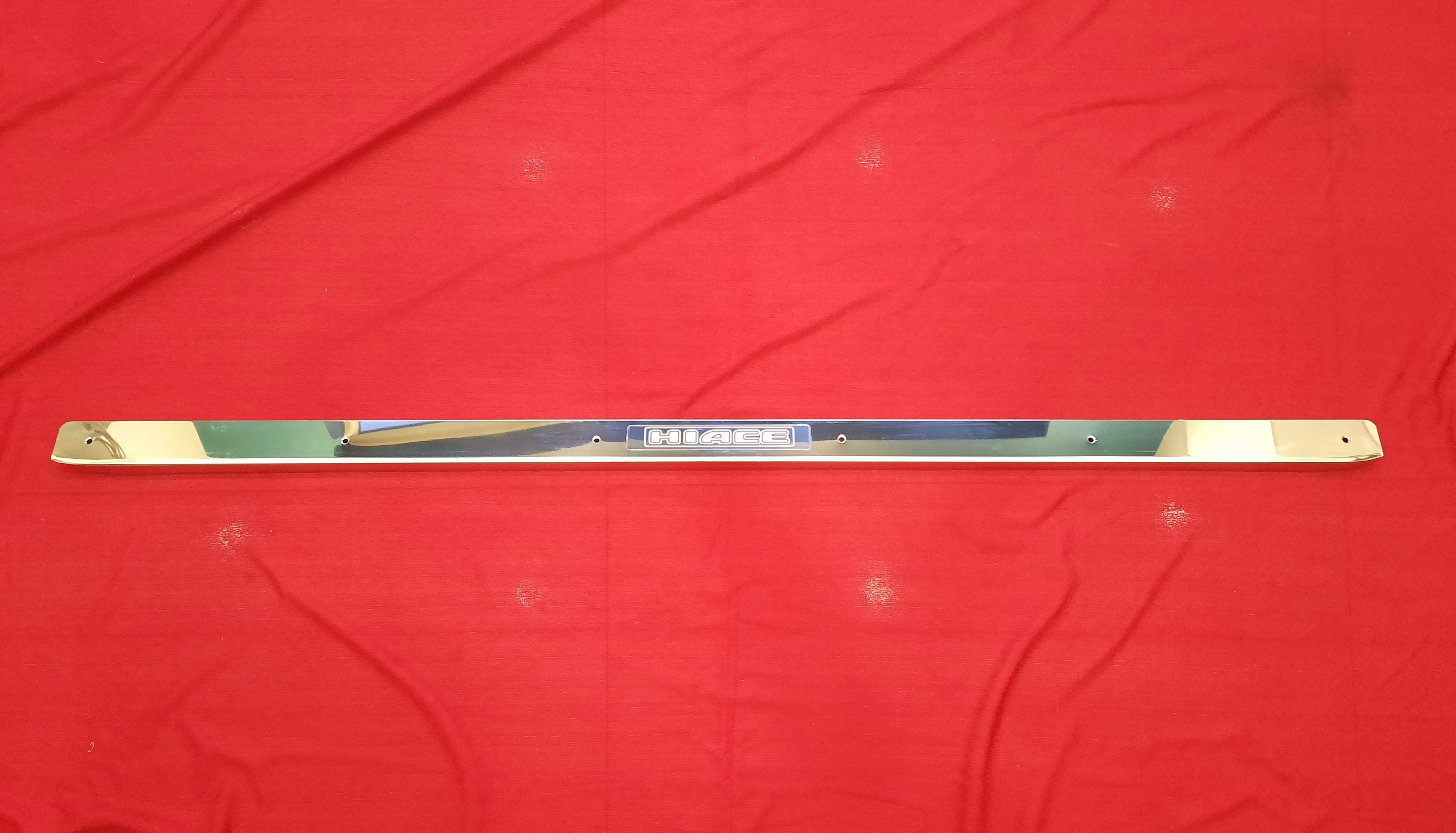 Nẹp inox sàn sau toyota hiace 2005-2019