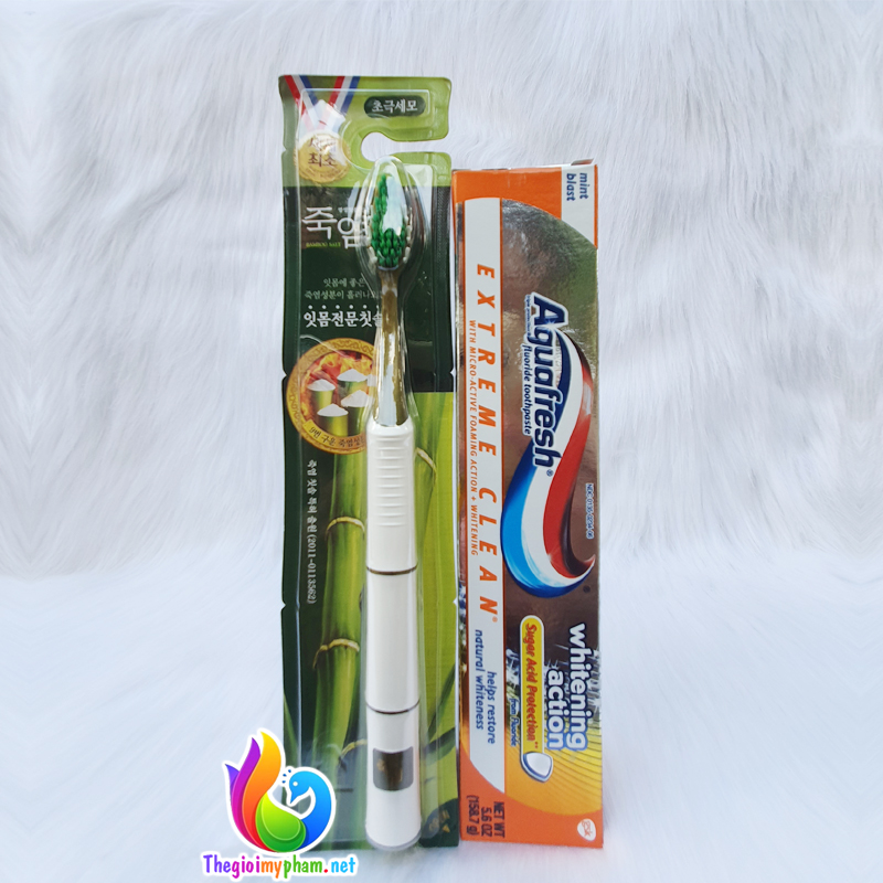 Combo Bàn Chải Muối Tre LG + Kem Đánh Răng Aquafresh Extreme Clean Whitening Action 158.7g