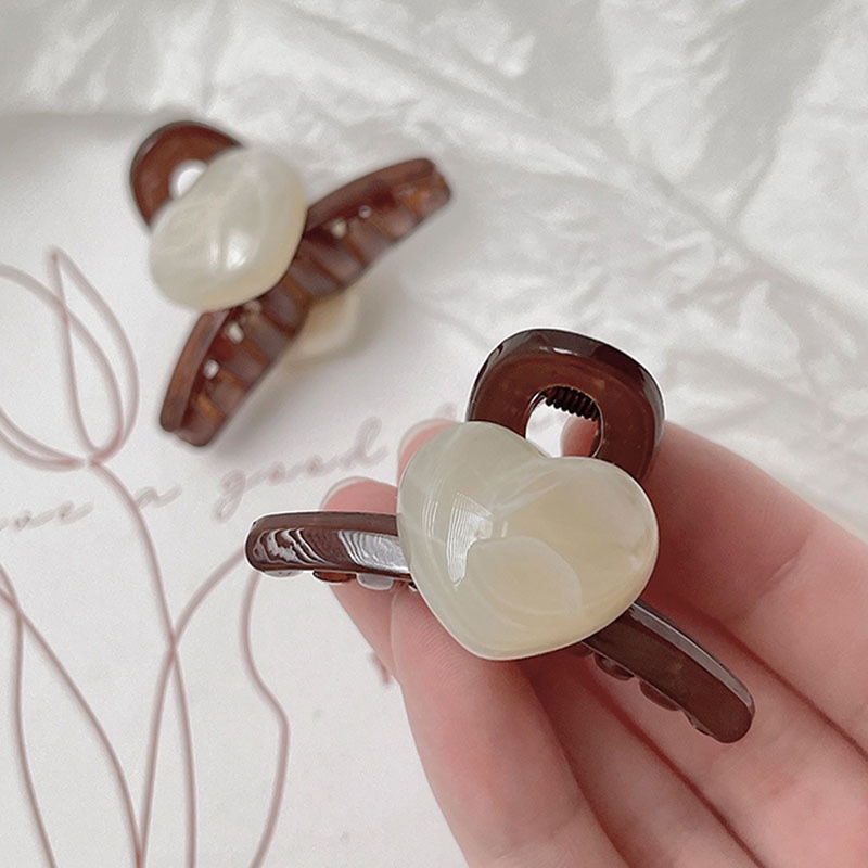 Kẹp tóc, gấp tóc acrylic hình tim