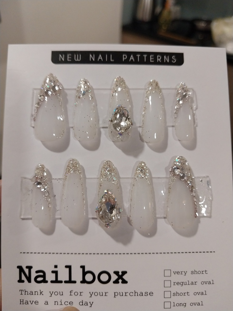 Nail box thiết kế phong cách Hàn Quốc bling bling