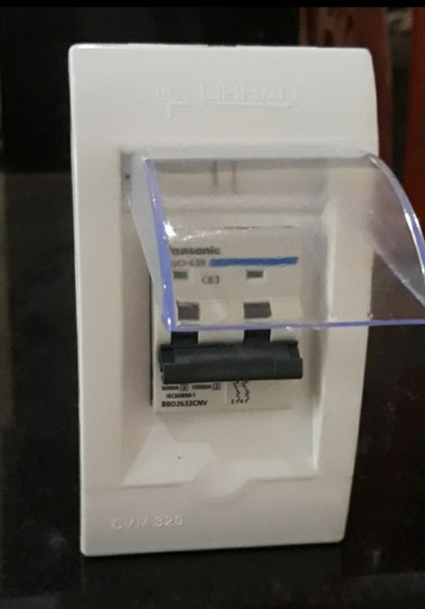 Hộp đựng CB 2Fa có nắp che thương hiệu LIHAN có thể bắt âm hoặc nổi