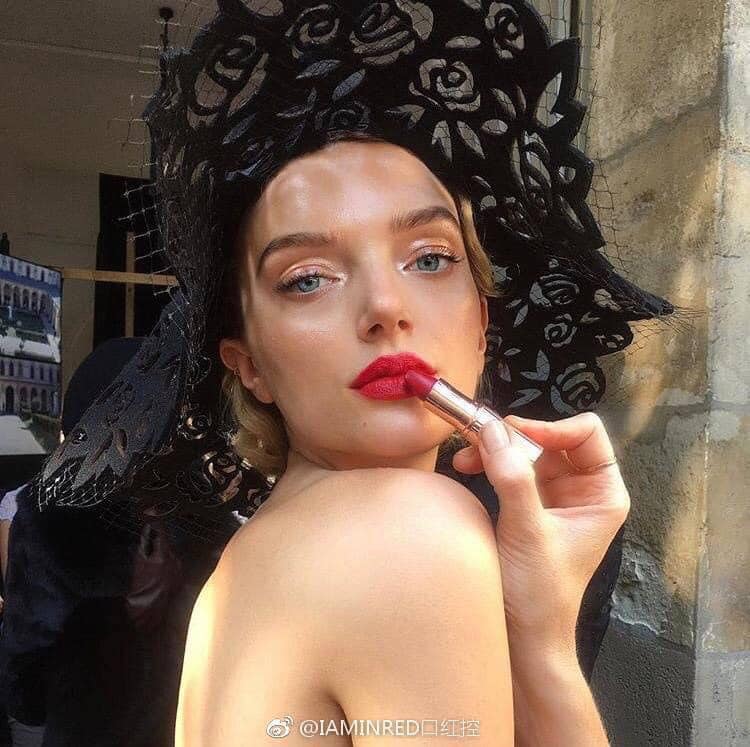 [HCM]Son Charlotte Tilbury màu The Queen, Red Carpet Red, Live it up