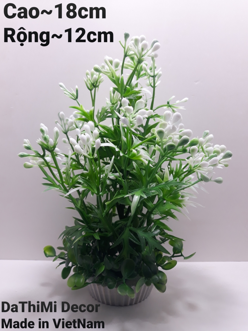 Cây cỏ nhựa 2 tầng ( Size Trung ) dùng để trang trí hồ cá, tiểu cảnh, bàn làm việc, bàn học .