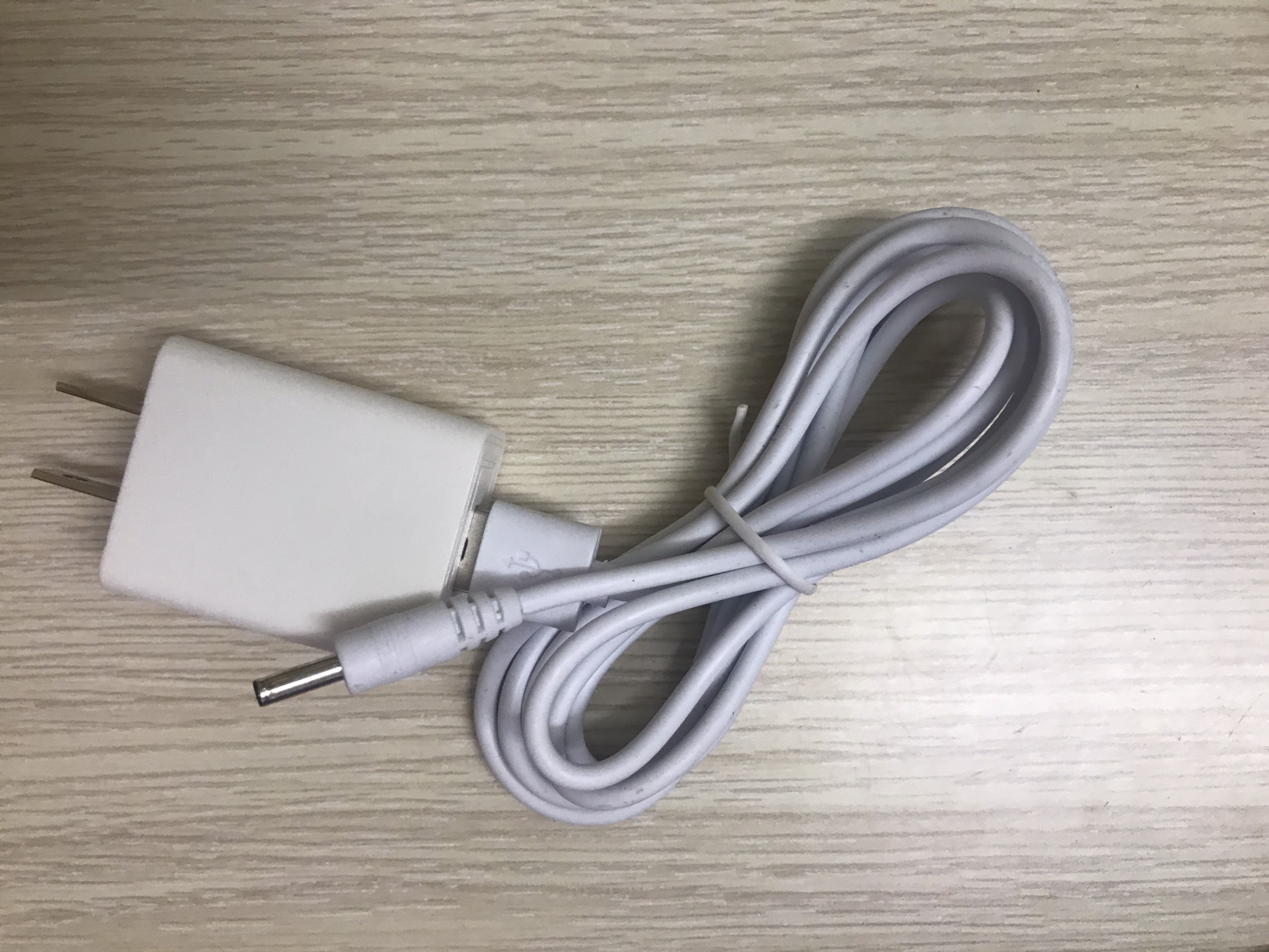 Sạc tông đơ B60 chính hãng HuaErBo ( kèm củ và dây sạc )